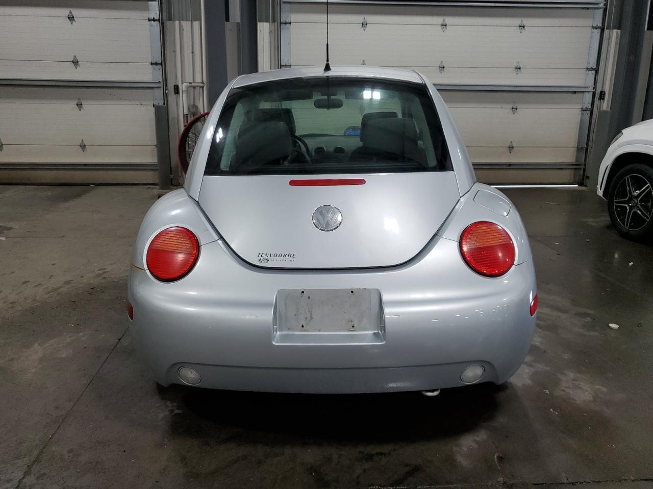 Lot #2996611683 2004 VOLKSWAGEN NEW BEETLE