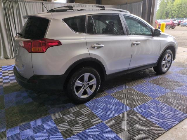 VIN 2T3RFREV1FW256747 2015 Toyota RAV4, Xle no.3