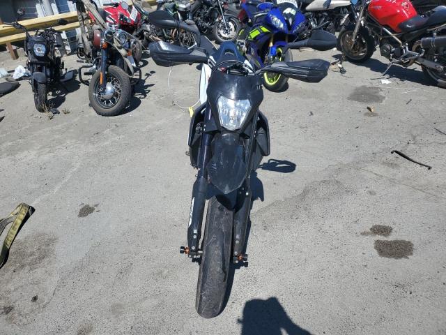 2019 KTM 690 SMC R VBKLSV408KM764204