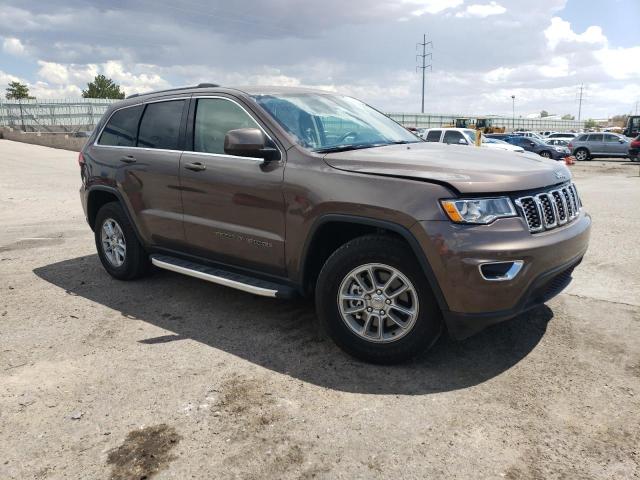 VIN 1C4RJFAG4JC502240 2018 Jeep Grand Cherokee, Laredo no.4