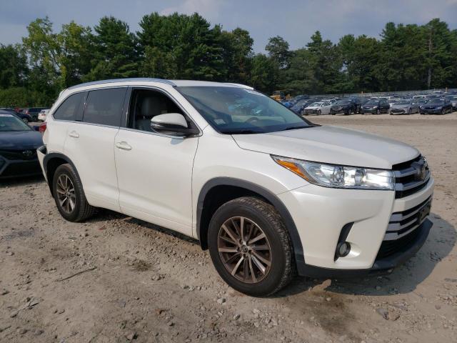 VIN 5TDJZRFH2JS904202 2018 Toyota Highlander, SE no.4