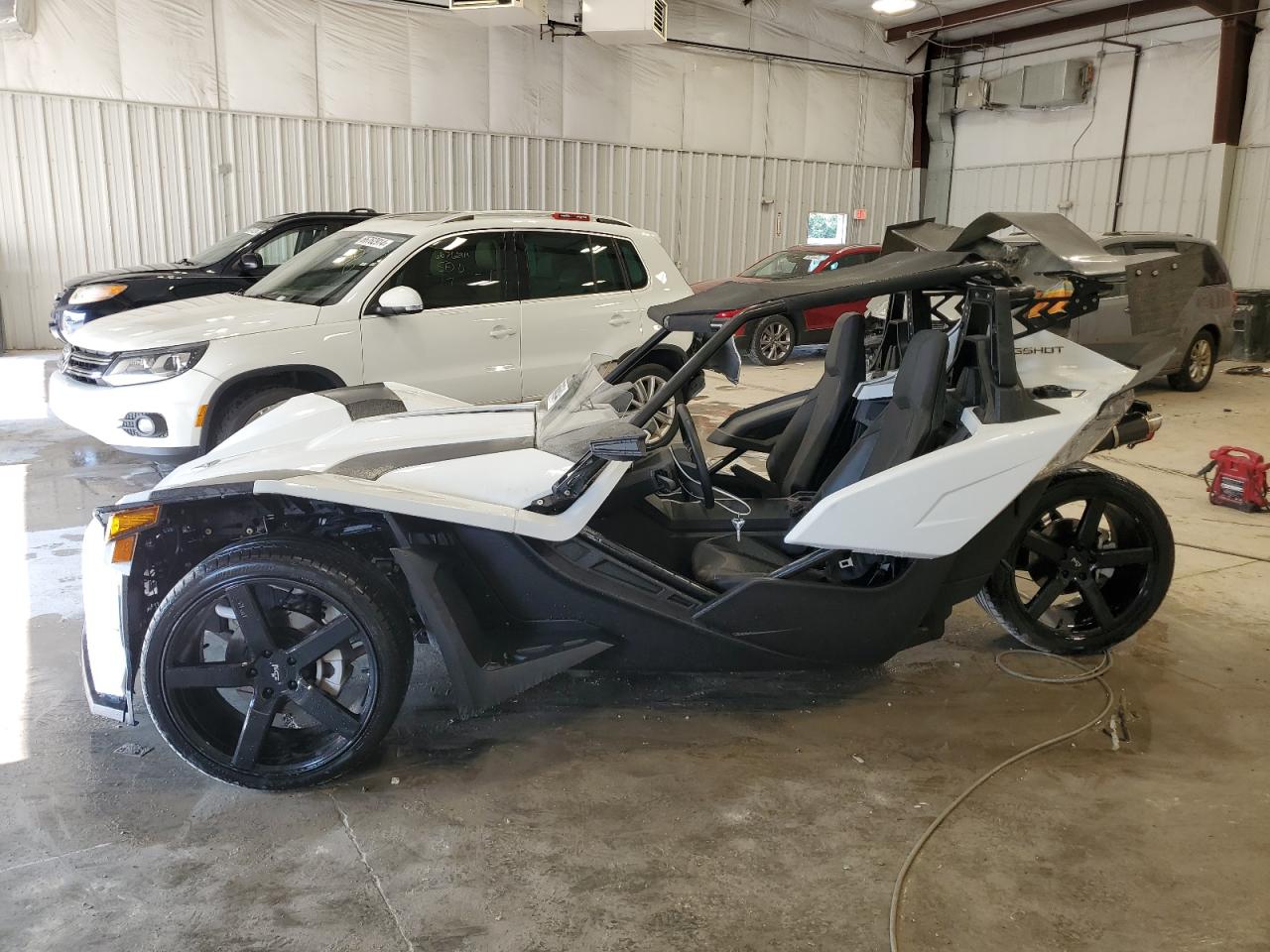 POLARIS SLINGSHOT 2019 white  gas 57XAASFA5K8130655 photo #4