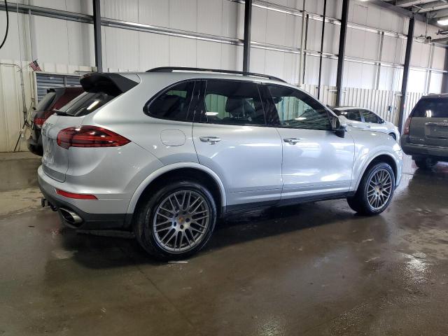 VIN WP1AA2A22HKA87640 2017 Porsche Cayenne no.3