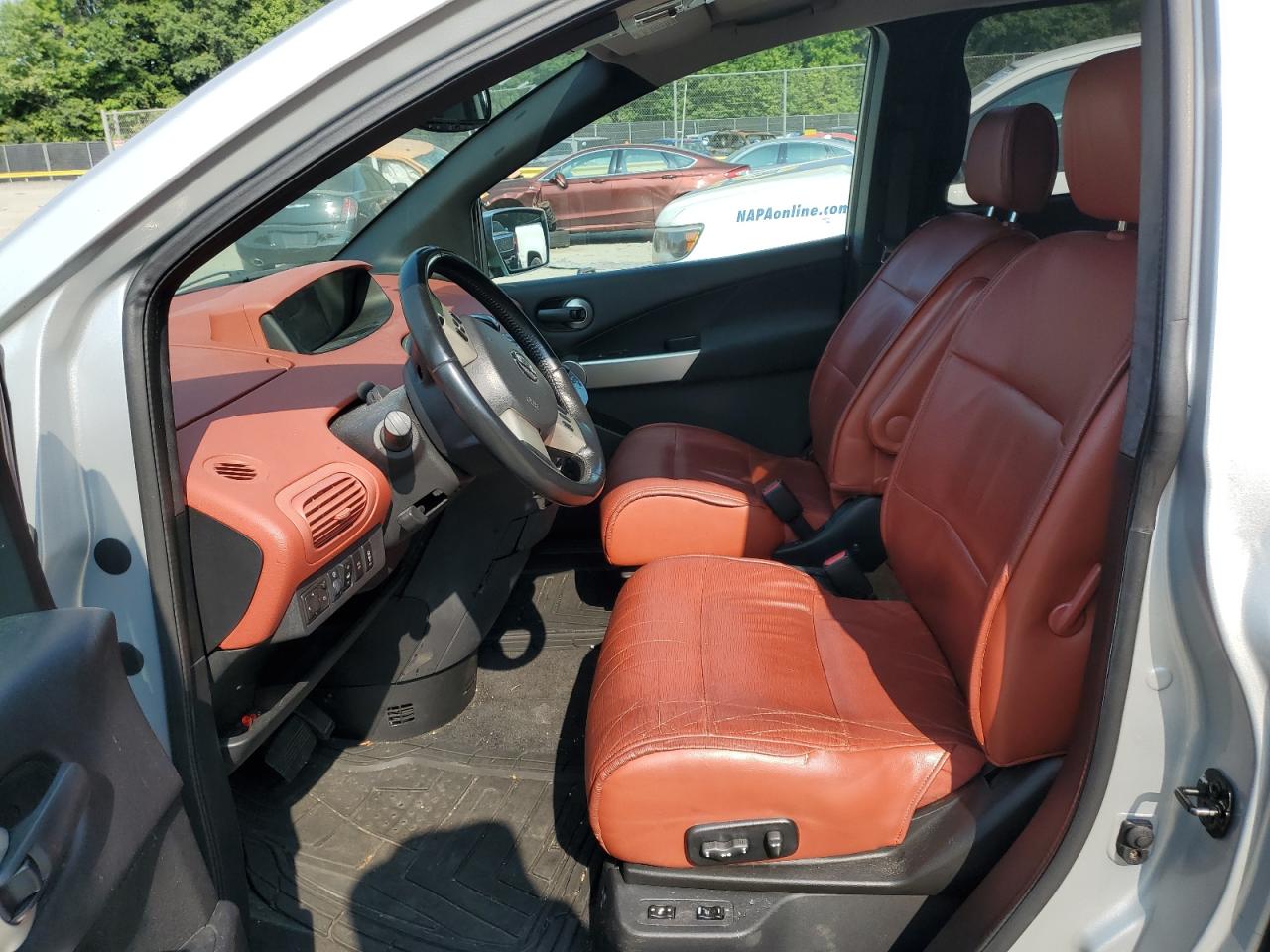 Lot #3020071630 2004 NISSAN QUEST S