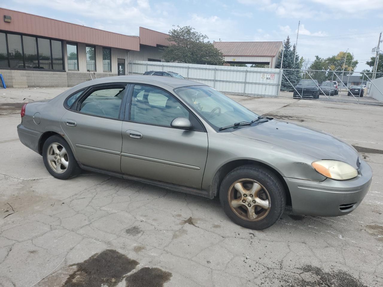 Lot #2845871240 2004 FORD TAURUS SE