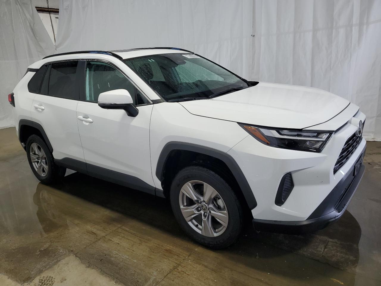 2023 Toyota RAV4, XLE