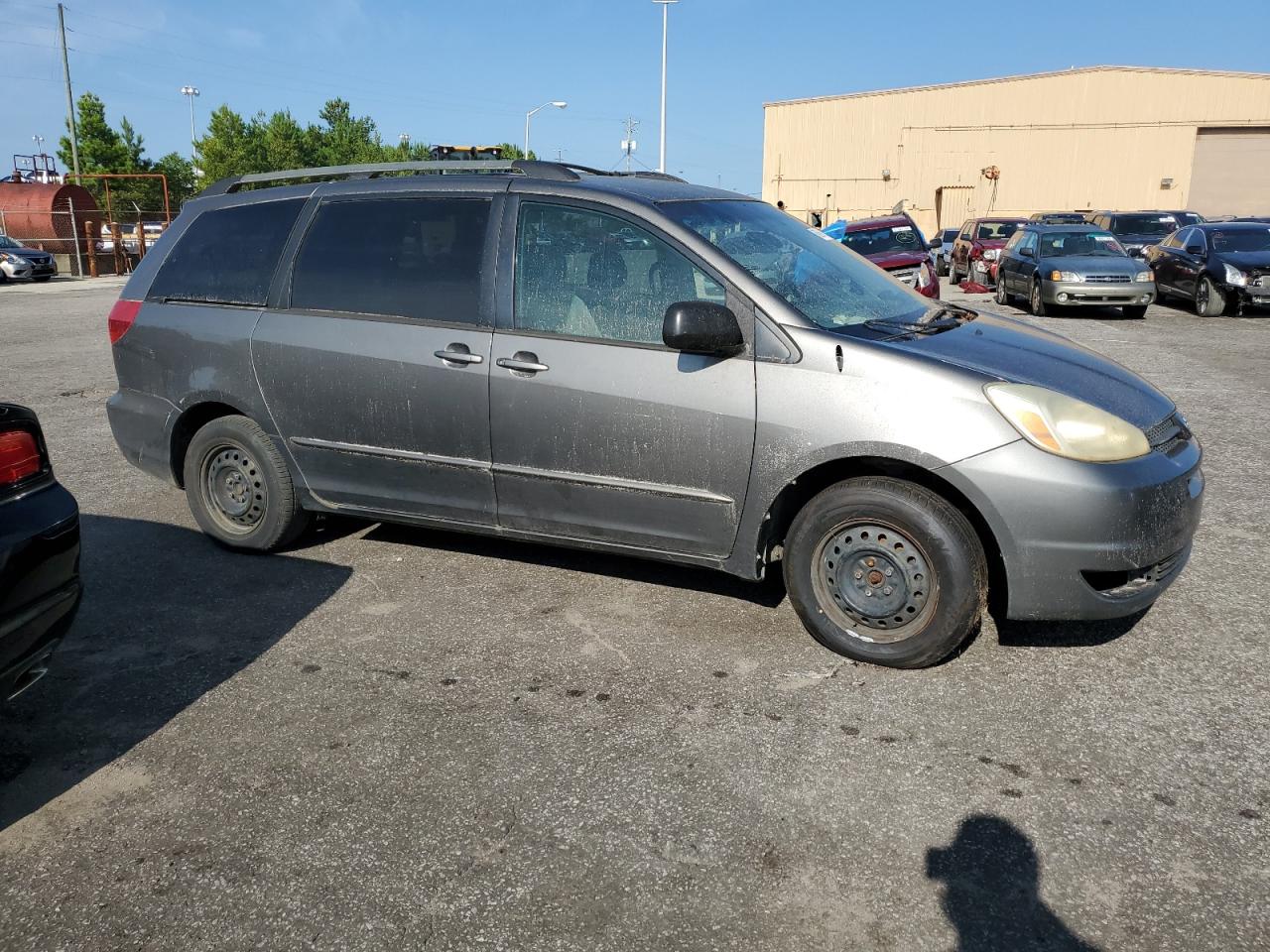 Lot #2784048476 2004 TOYOTA SIENNA CE