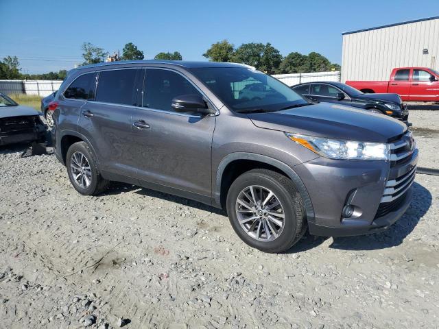 VIN 5TDKZRFHXKS337548 2019 Toyota Highlander, SE no.4