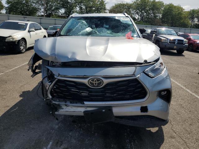 VIN 5TDGZRBH5NS585903 2022 Toyota Highlander, Xle no.5