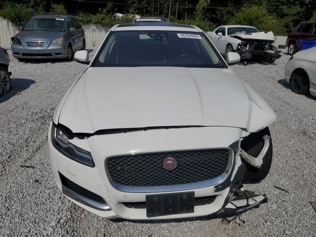 VIN SAJBJ4BVXHCY40112 2017 Jaguar XF, Premium no.5