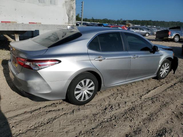 VIN 4T1B31HK9JU507870 2018 Toyota Camry, LE no.3