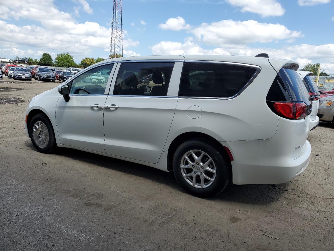 Lot #2938222483 2023 CHRYSLER VOYAGER LX