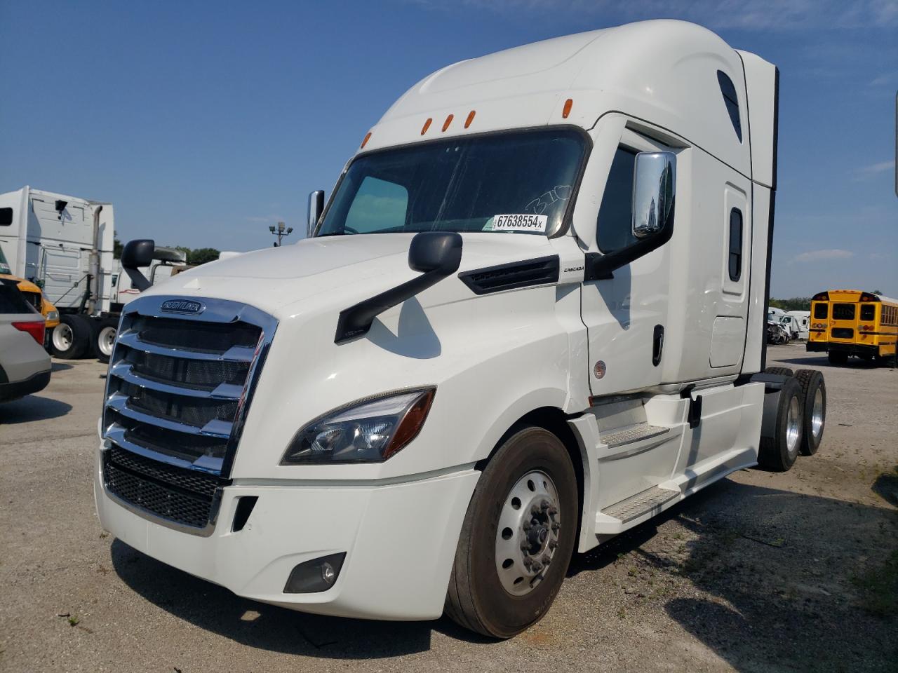 Lot #2838584285 2023 FREIGHTLINER CASCADIA 1