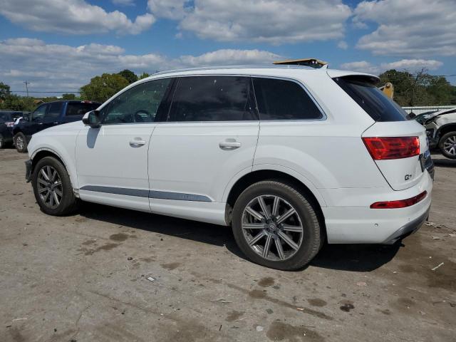 VIN WA1LAAF71KD033194 2019 Audi Q7, Premium Plus no.2