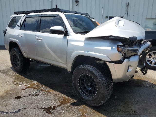 2020 TOYOTA 4RUNNER SR - JTEBU5JR7L5836804