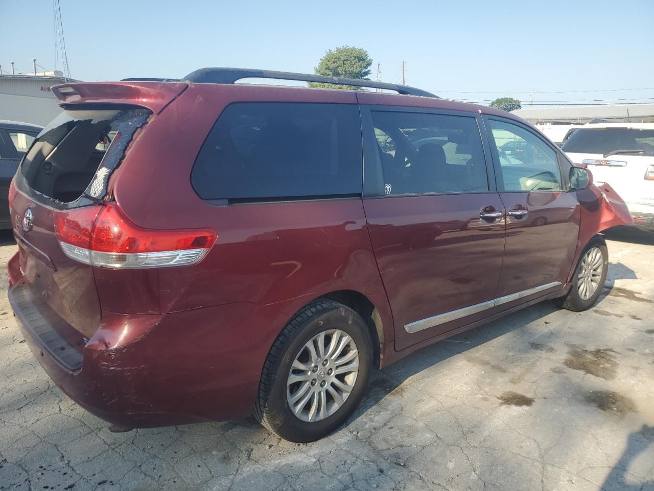 Lot #2857879007 2021 TOYOTA SIENNA