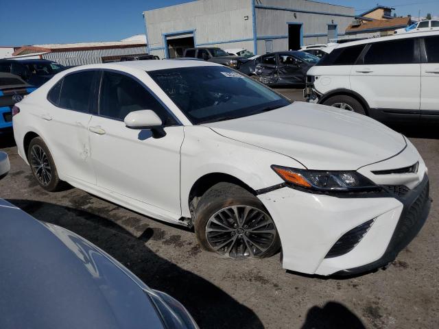 VIN JTNB11HK6J3022422 2018 Toyota Camry, L no.4