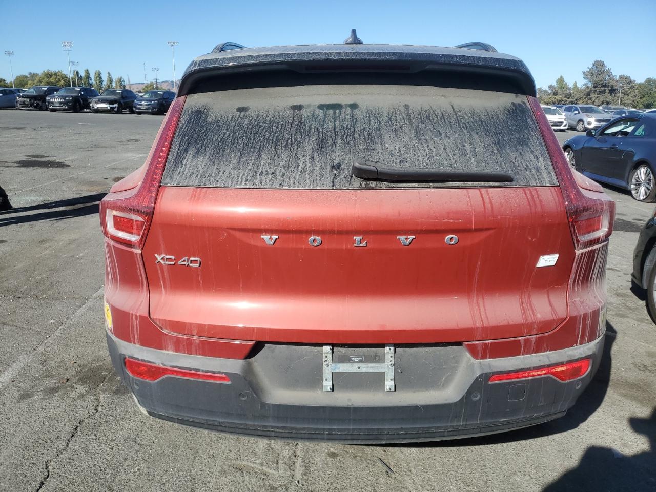 Lot #2823826041 2022 VOLVO XC40 P8 RE