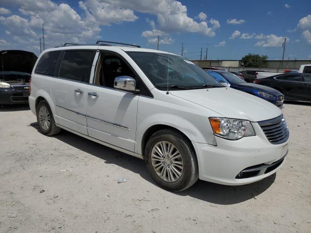 2015 CHRYSLER TOWN & COU - 2C4RC1GG0FR584244