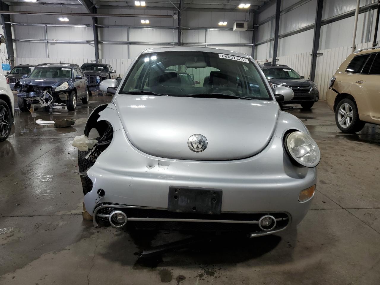 Lot #2996611683 2004 VOLKSWAGEN NEW BEETLE