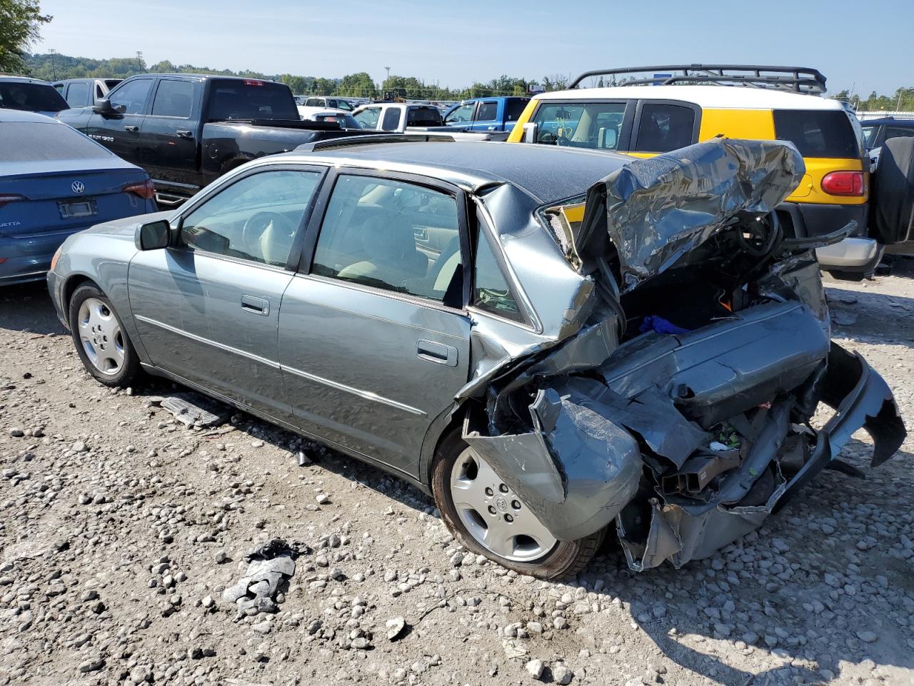 Lot #2791192358 2004 TOYOTA AVALON XL