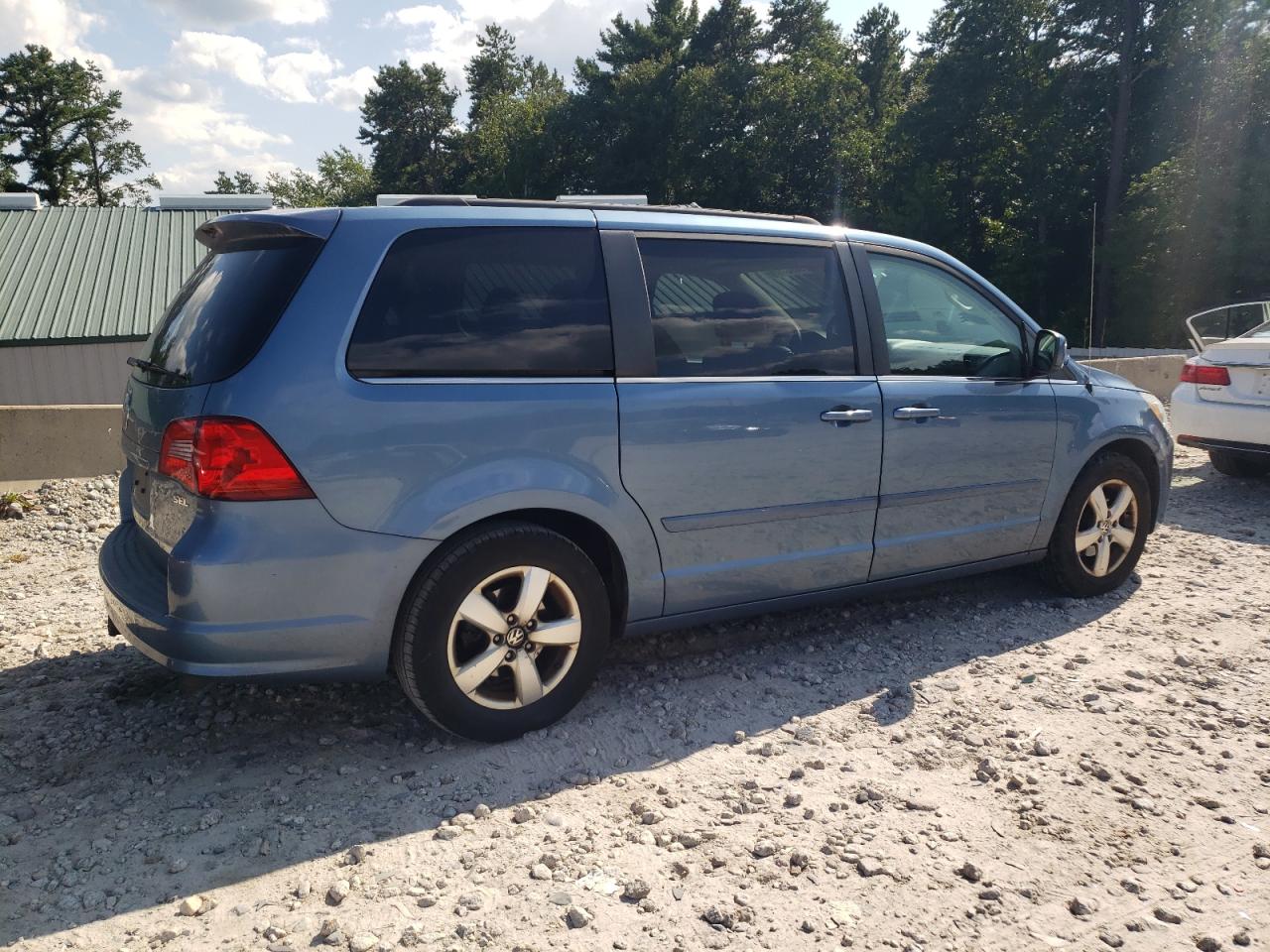 Lot #2945206675 2011 VOLKSWAGEN ROUTAN SEL