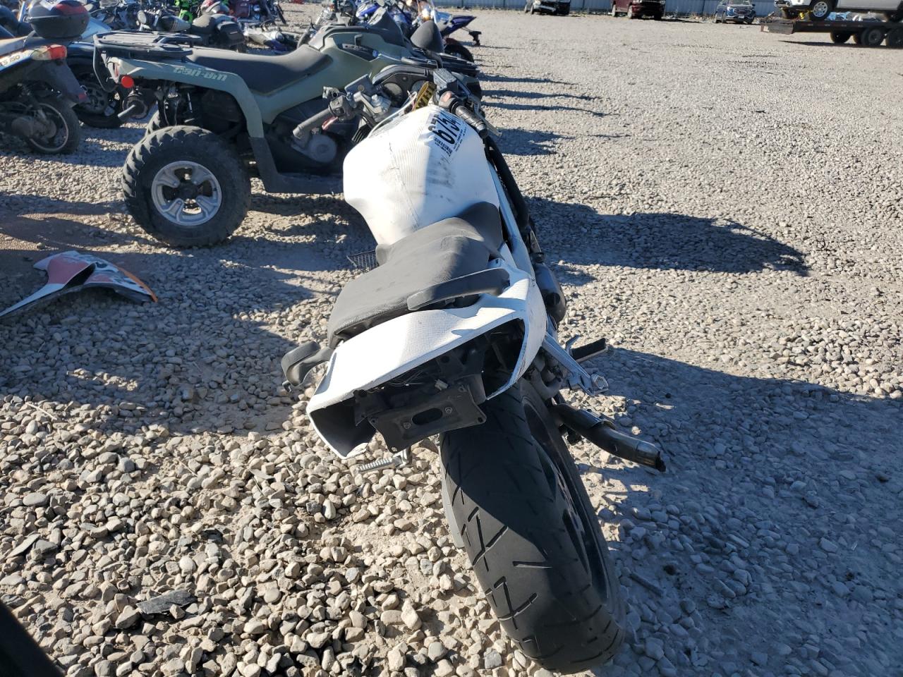 Lot #3041279465 2000 HONDA VFR800 F1