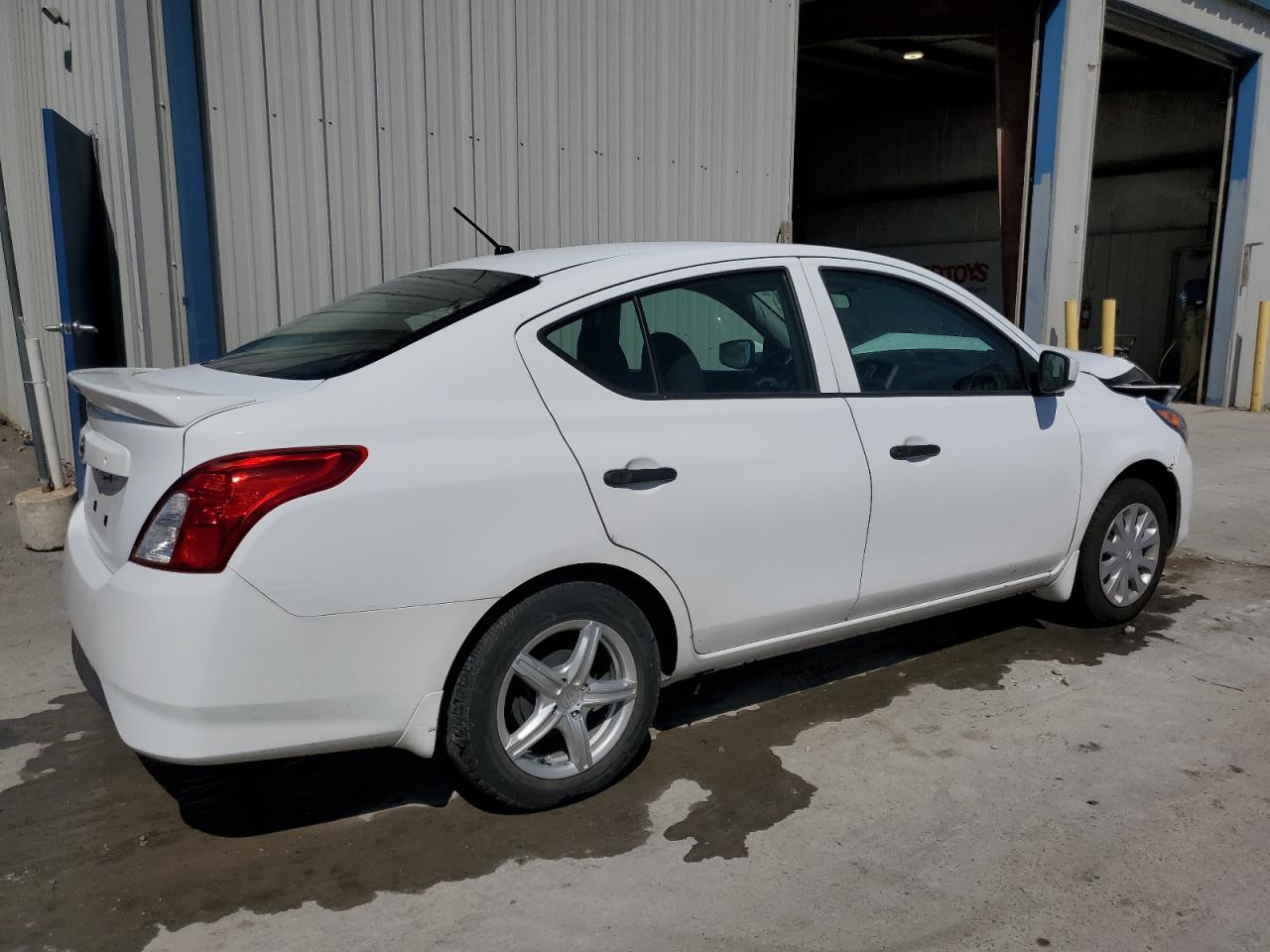 Lot #2845813857 2019 NISSAN VERSA S