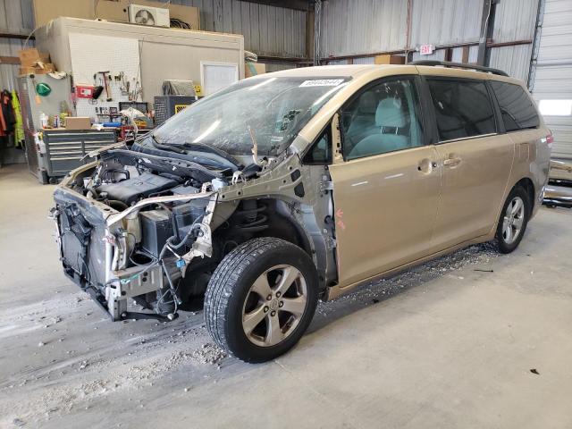 2011 TOYOTA SIENNA LE 2011