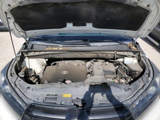 VIN 5TDKZRFH2KS331498 2019 Toyota Highlander, SE no.12