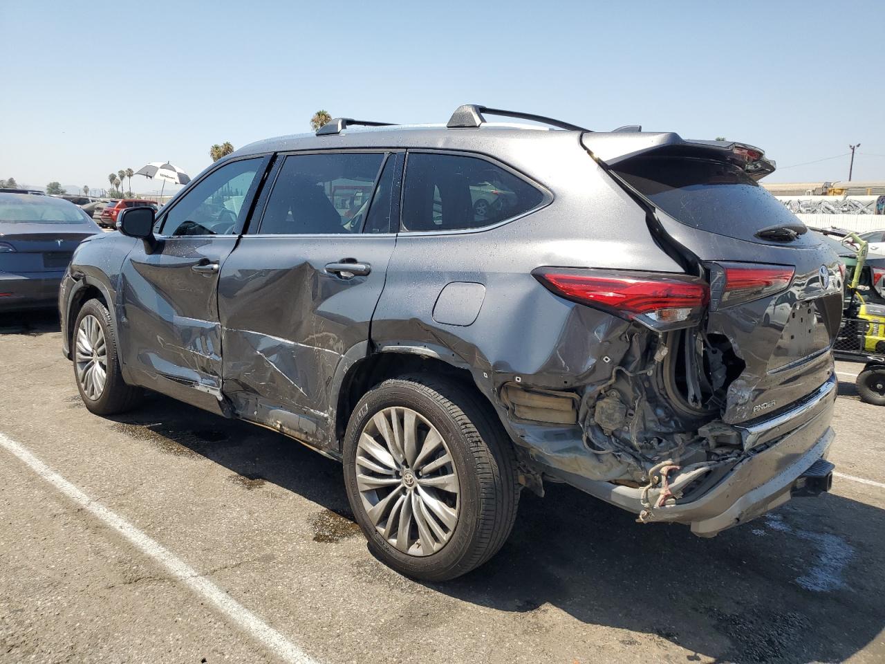 Lot #2909706466 2021 TOYOTA HIGHLANDER