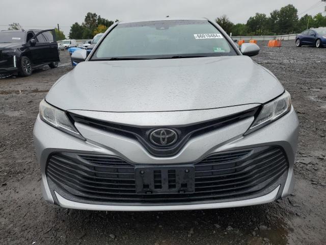 VIN 4T1B11HK1JU579135 2018 Toyota Camry, L no.5