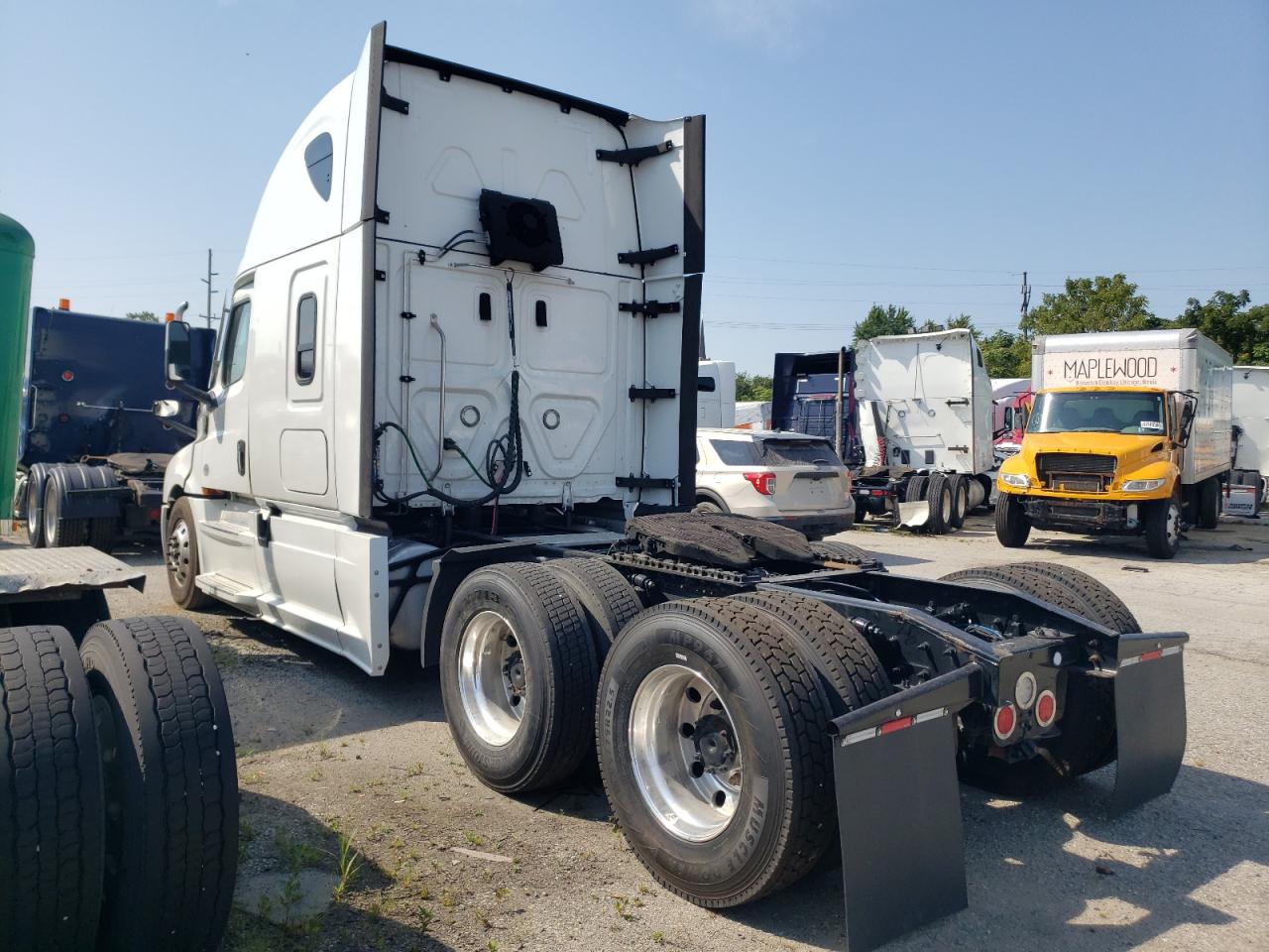 Lot #2838584285 2023 FREIGHTLINER CASCADIA 1