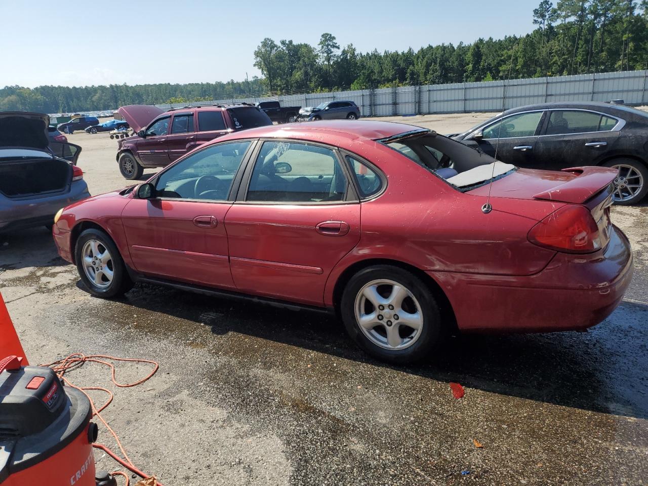 Lot #2776405341 2003 FORD TAURUS SE