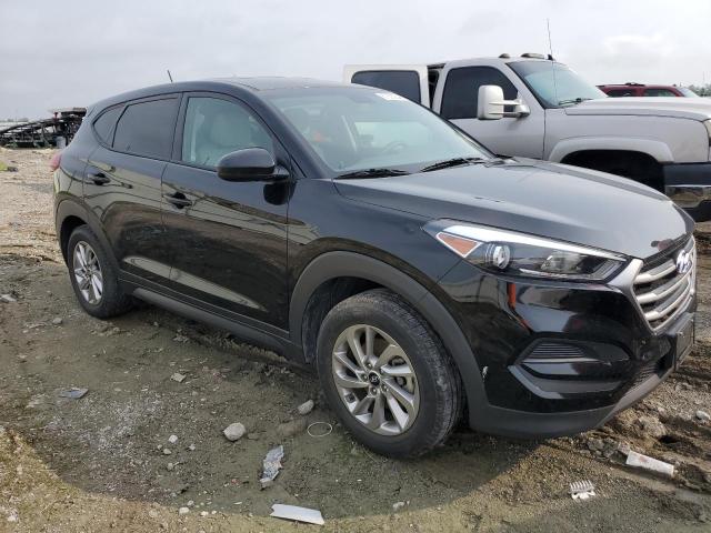 VIN KM8J23A4XHU554020 2017 Hyundai Tucson, SE no.4