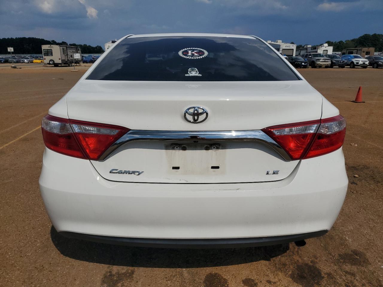 2015 Toyota CAMRY, LE