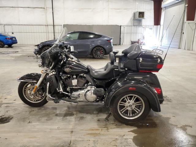 2011 HARLEY-DAVIDSON FLHTCUTG 1HD1MAM1XBB856350
