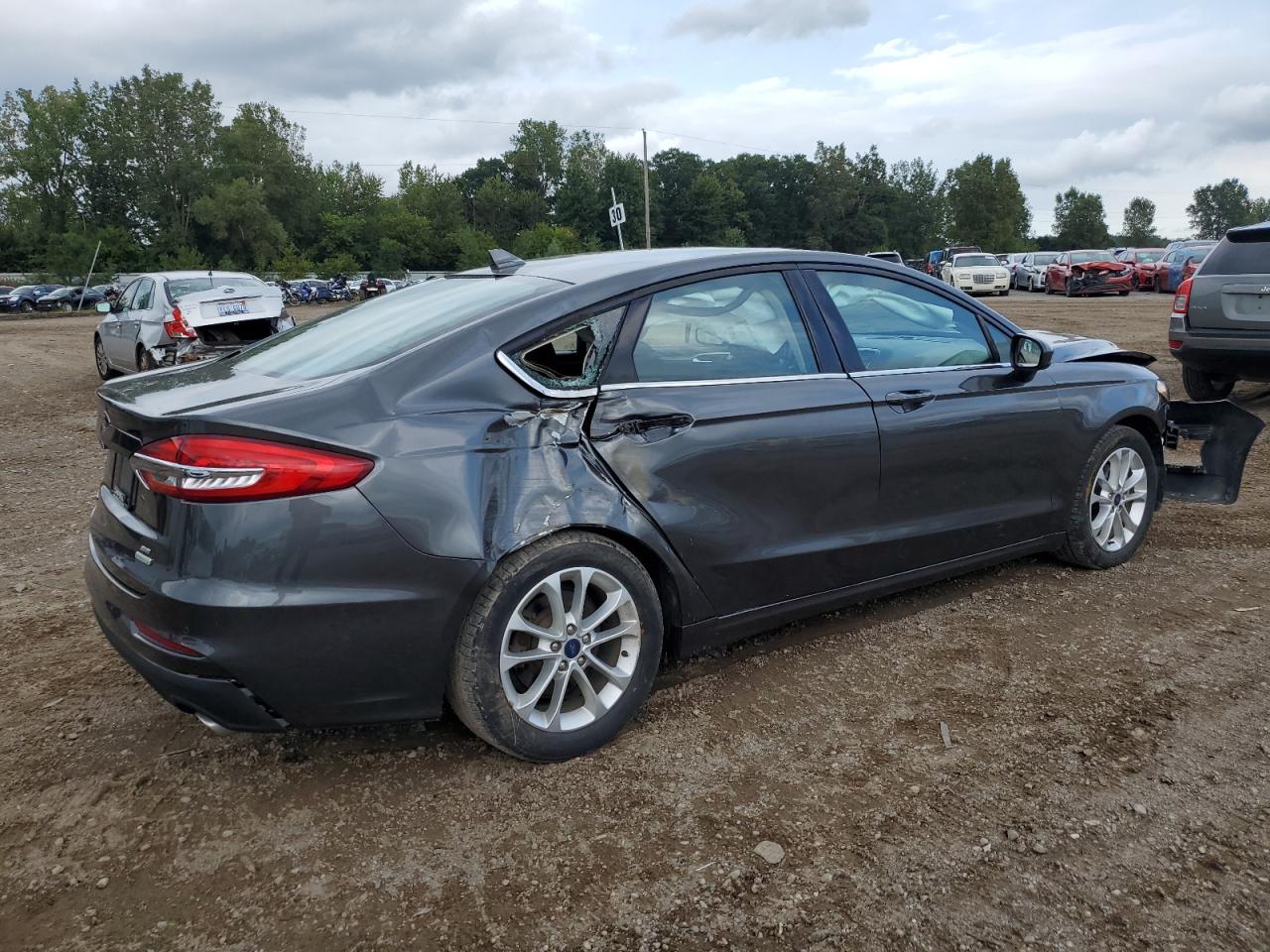 Lot #2945615158 2020 FORD FUSION SE