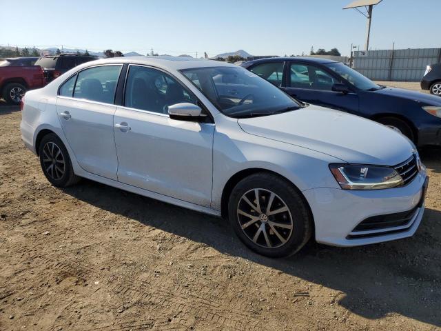 VIN 3VWDB7AJ2JM244854 2018 Volkswagen Jetta, SE no.4