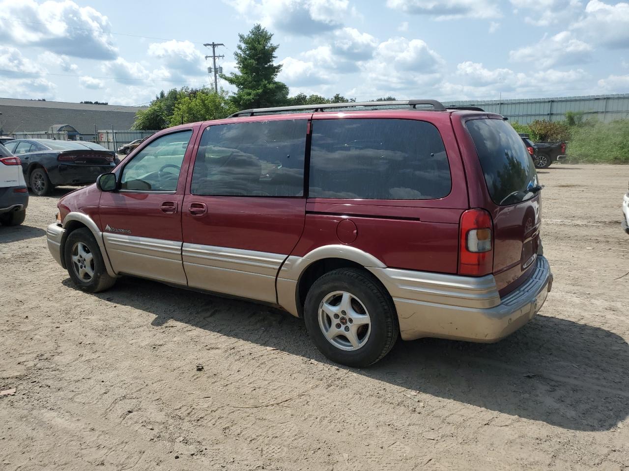 Lot #2945394480 2004 PONTIAC MONTANA LU