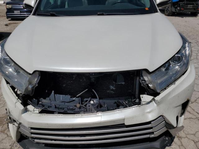 VIN 5TDJZRFH9KS920625 2019 Toyota Highlander, SE no.12