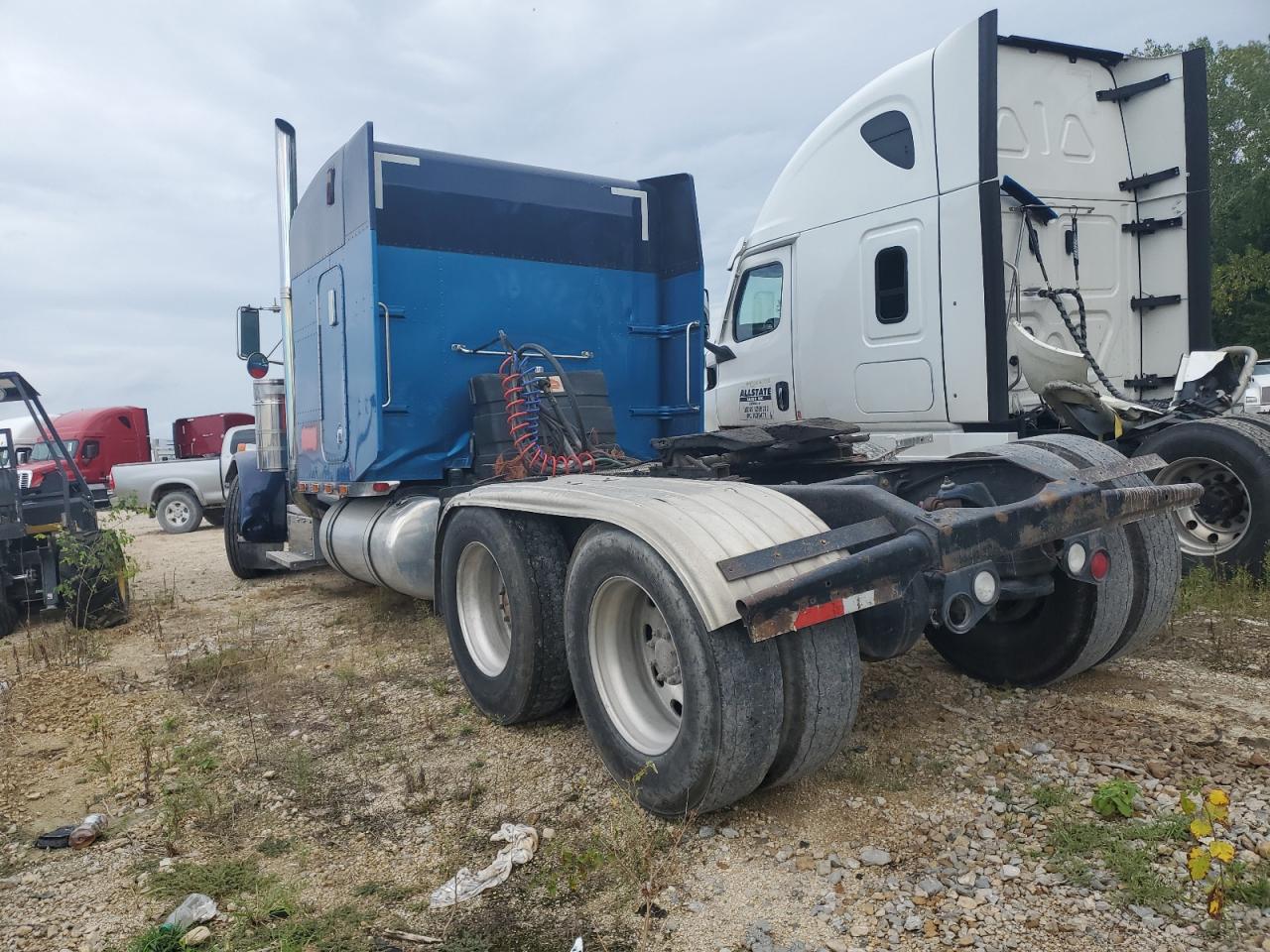 Lot #2826476900 2000 PETERBILT 379