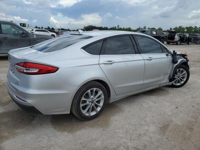 VIN 3FA6P0LU8KR218930 2019 Ford Fusion, SE no.3