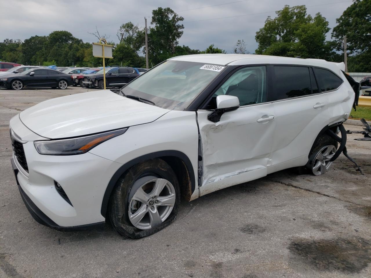 Lot #2928686701 2023 TOYOTA HIGHLANDER