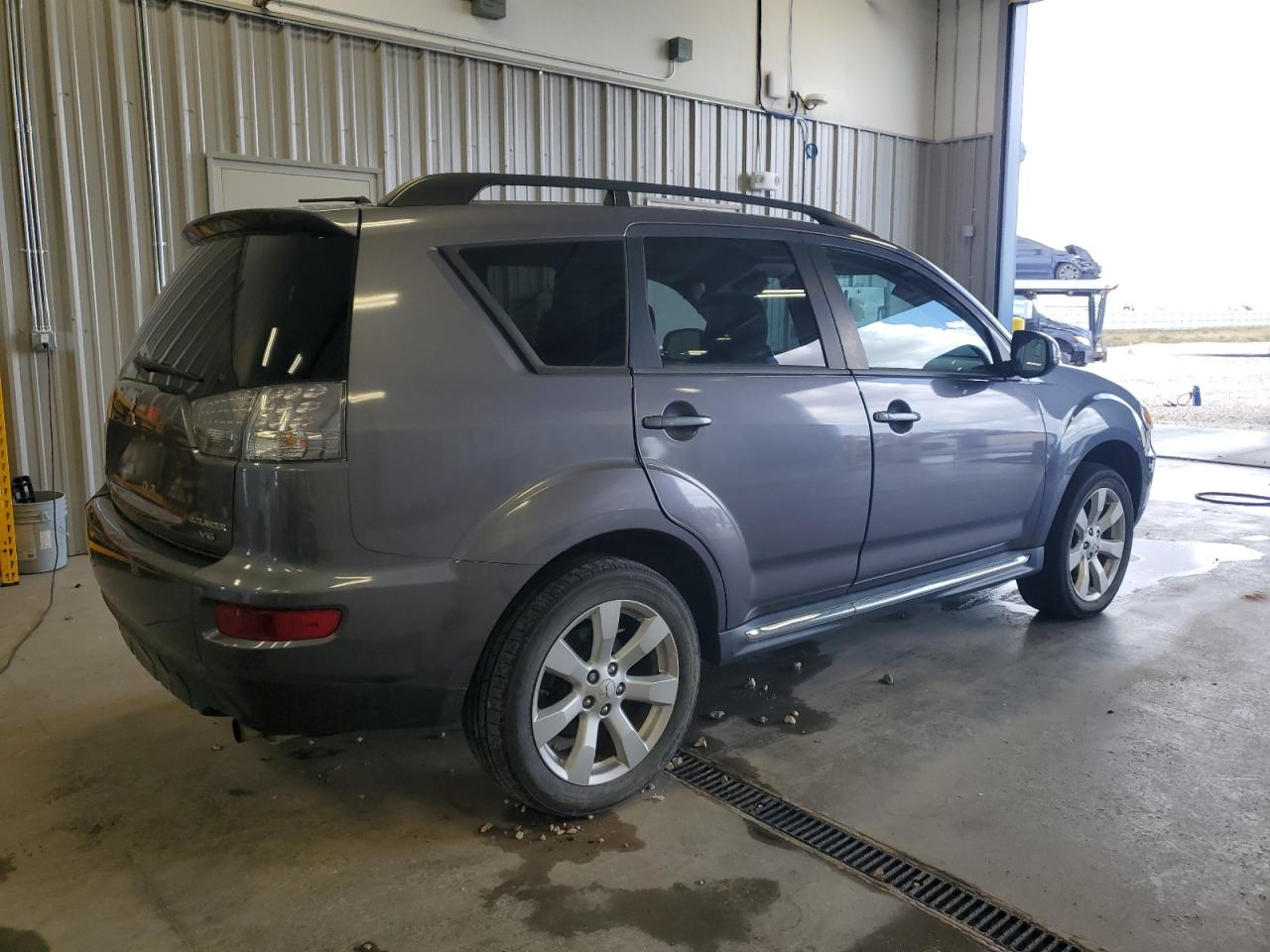 Lot #2829298898 2010 MITSUBISHI OUTLANDER