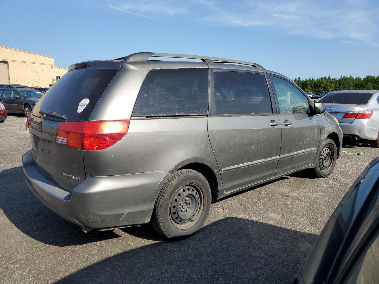 Lot #2784048476 2004 TOYOTA SIENNA CE