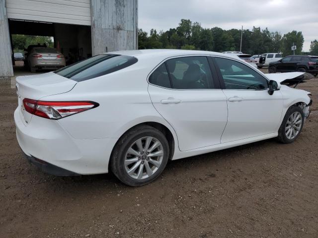 VIN 4T1B11HK0JU074039 2018 Toyota Camry, L no.3