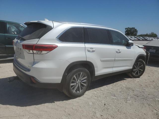 2019 TOYOTA HIGHLANDER - 5TDKZRFH5KS550696
