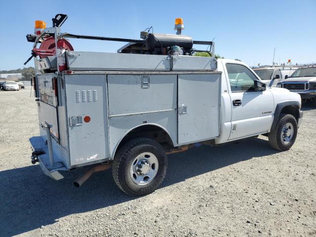 CHEVROLET SILVERADO 2002 two tone  gas 1GBHC24U92E180656 photo #4