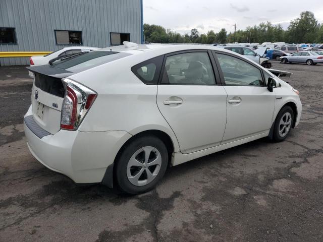 VIN JTDKN3DUXE1773195 2014 Toyota Prius no.3